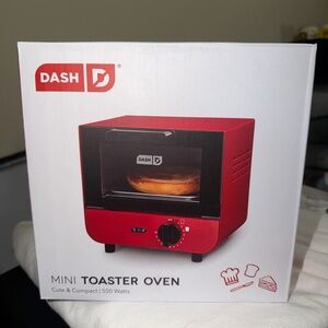 Dash Mini Toaster Oven - Red